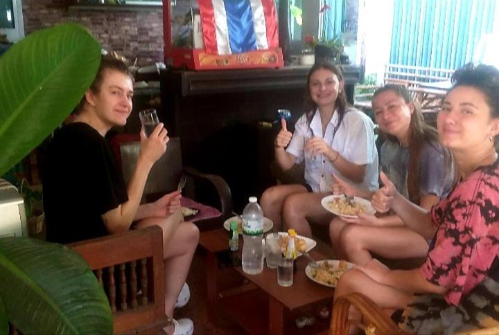 פרה נאקון סי איוטאיה Srikrung Guesthouse מראה חיצוני תמונה