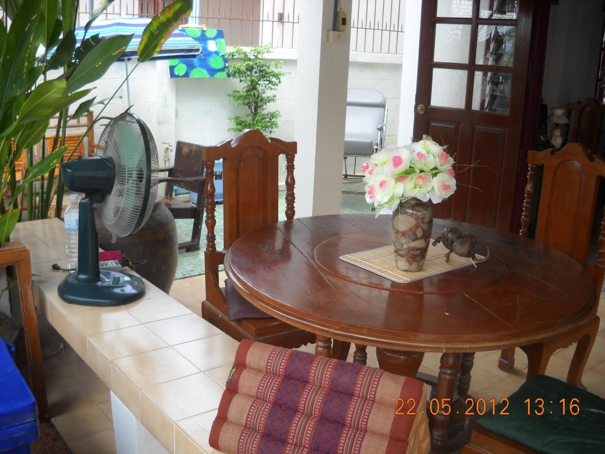 פרה נאקון סי איוטאיה Srikrung Guesthouse מראה חיצוני תמונה