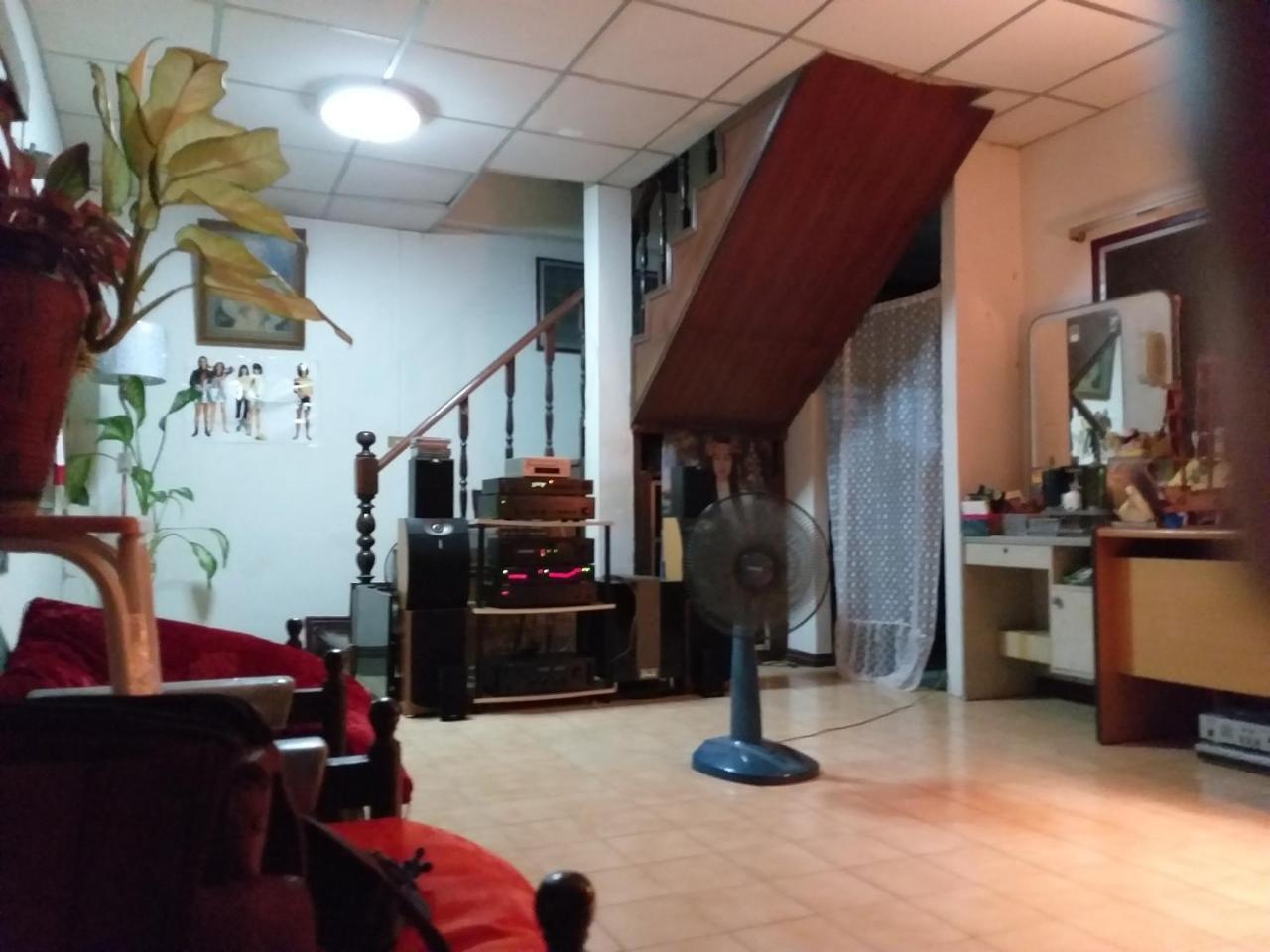 פרה נאקון סי איוטאיה Srikrung Guesthouse מראה חיצוני תמונה